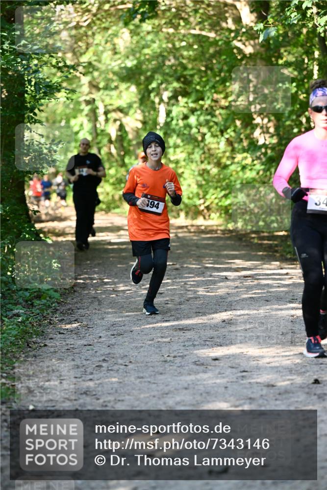 06.10.2024 - Bramfelder Halbmarathon 2024 Dr. Thomas Lammeyer http://msf.ph/oto/7343146 06.10.2024 10:54:39 Laufen 494, 34 meine-sportfotos.de
