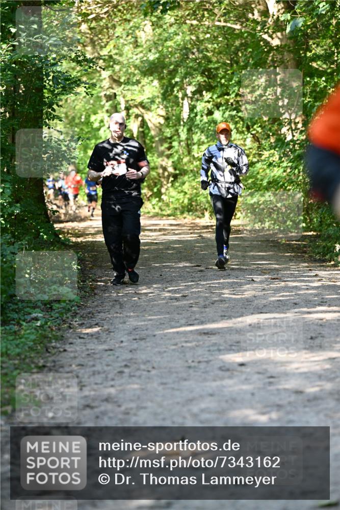 06.10.2024 - Bramfelder Halbmarathon 2024 Dr. Thomas Lammeyer http://msf.ph/oto/7343162 06.10.2024 10:54:42 Laufen  meine-sportfotos.de