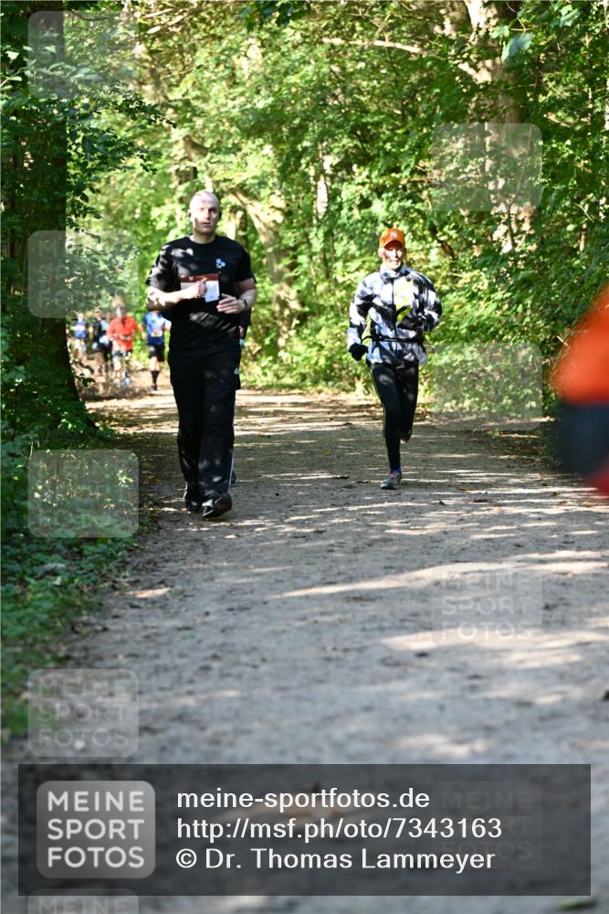06.10.2024 - Bramfelder Halbmarathon 2024 Dr. Thomas Lammeyer http://msf.ph/oto/7343163 06.10.2024 10:54:42 Laufen  meine-sportfotos.de