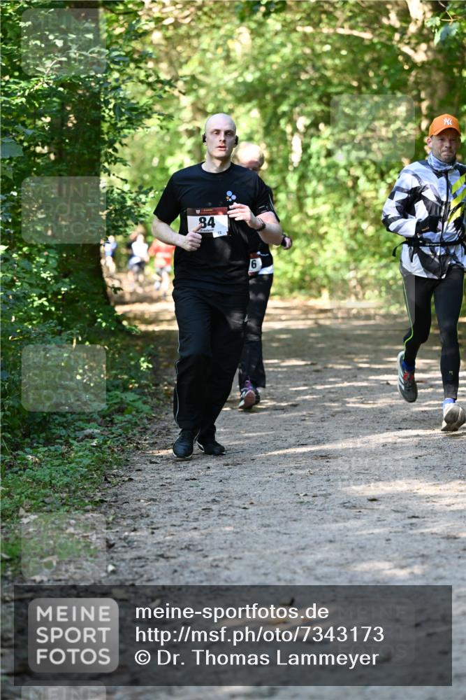 06.10.2024 - Bramfelder Halbmarathon 2024 Dr. Thomas Lammeyer http://msf.ph/oto/7343173 06.10.2024 10:54:44 Laufen  meine-sportfotos.de