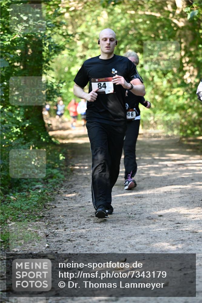 06.10.2024 - Bramfelder Halbmarathon 2024 Dr. Thomas Lammeyer http://msf.ph/oto/7343179 06.10.2024 10:54:45 Laufen 84, 16 meine-sportfotos.de