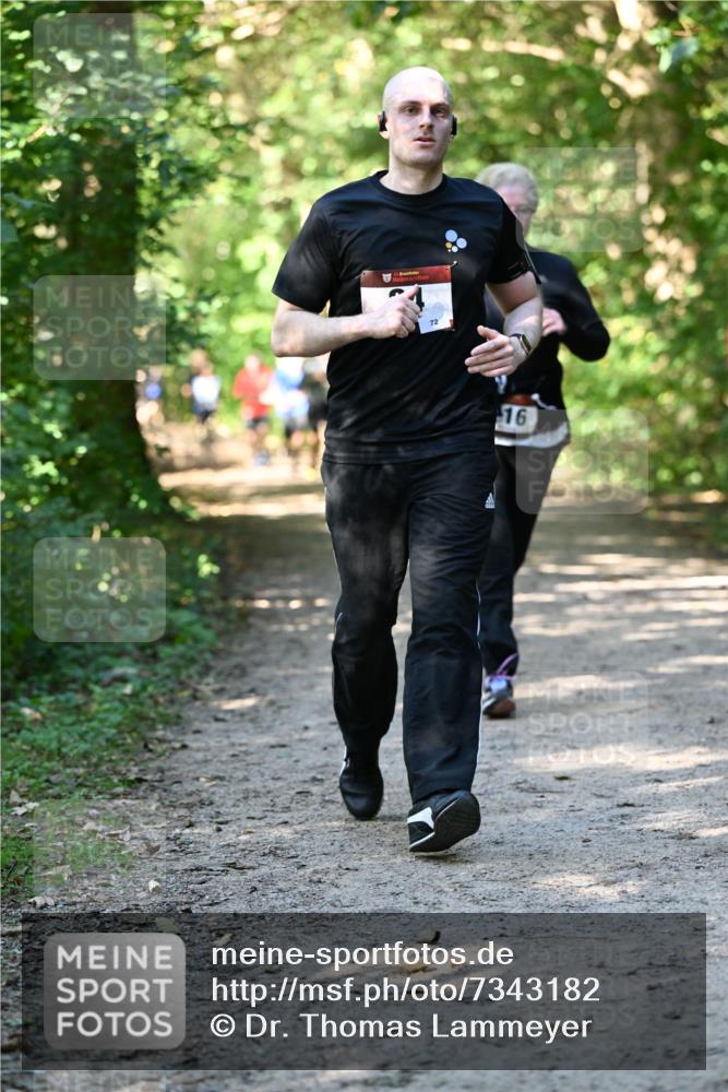 06.10.2024 - Bramfelder Halbmarathon 2024 Dr. Thomas Lammeyer http://msf.ph/oto/7343182 06.10.2024 10:54:45 Laufen 33, 16 meine-sportfotos.de