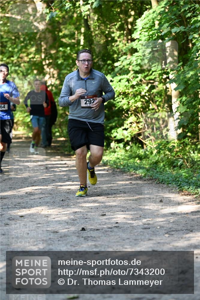 06.10.2024 - Bramfelder Halbmarathon 2024 Dr. Thomas Lammeyer http://msf.ph/oto/7343200 06.10.2024 10:54:55 Laufen 292, 64 meine-sportfotos.de