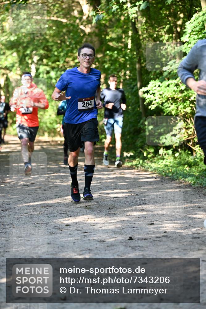 06.10.2024 - Bramfelder Halbmarathon 2024 Dr. Thomas Lammeyer http://msf.ph/oto/7343206 06.10.2024 10:54:56 Laufen 264 meine-sportfotos.de