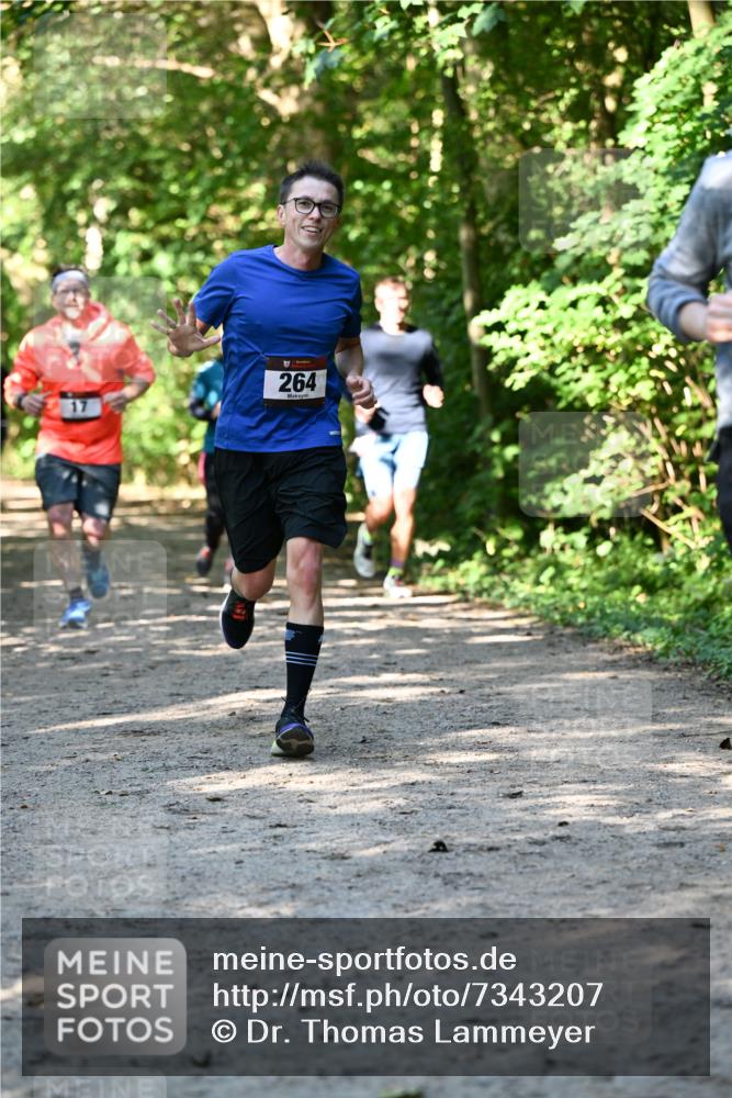06.10.2024 - Bramfelder Halbmarathon 2024 Dr. Thomas Lammeyer http://msf.ph/oto/7343207 06.10.2024 10:54:56 Laufen 264 meine-sportfotos.de