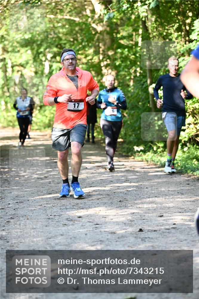 06.10.2024 - Bramfelder Halbmarathon 2024 Dr. Thomas Lammeyer http://msf.ph/oto/7343215 06.10.2024 10:54:58 Laufen 17, 26 meine-sportfotos.de