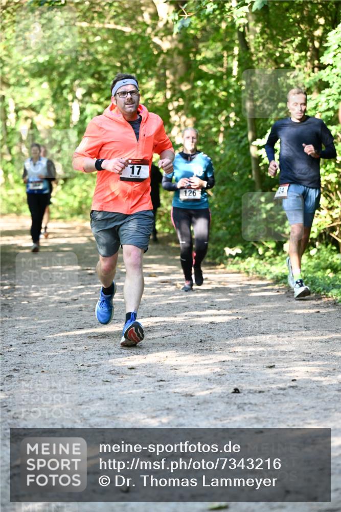 06.10.2024 - Bramfelder Halbmarathon 2024 Dr. Thomas Lammeyer http://msf.ph/oto/7343216 06.10.2024 10:54:58 Laufen 17, 126, 24 meine-sportfotos.de