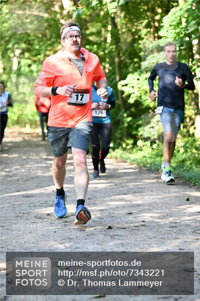 06.10.2024 - Bramfelder Halbmarathon 2024 Dr. Thomas Lammeyer http://msf.ph/oto/7343221 06.10.2024 10:54:58 Laufen 17, 126 meine-sportfotos.de
