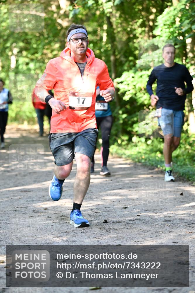 06.10.2024 - Bramfelder Halbmarathon 2024 Dr. Thomas Lammeyer http://msf.ph/oto/7343222 06.10.2024 10:54:59 Laufen 17, 126 meine-sportfotos.de