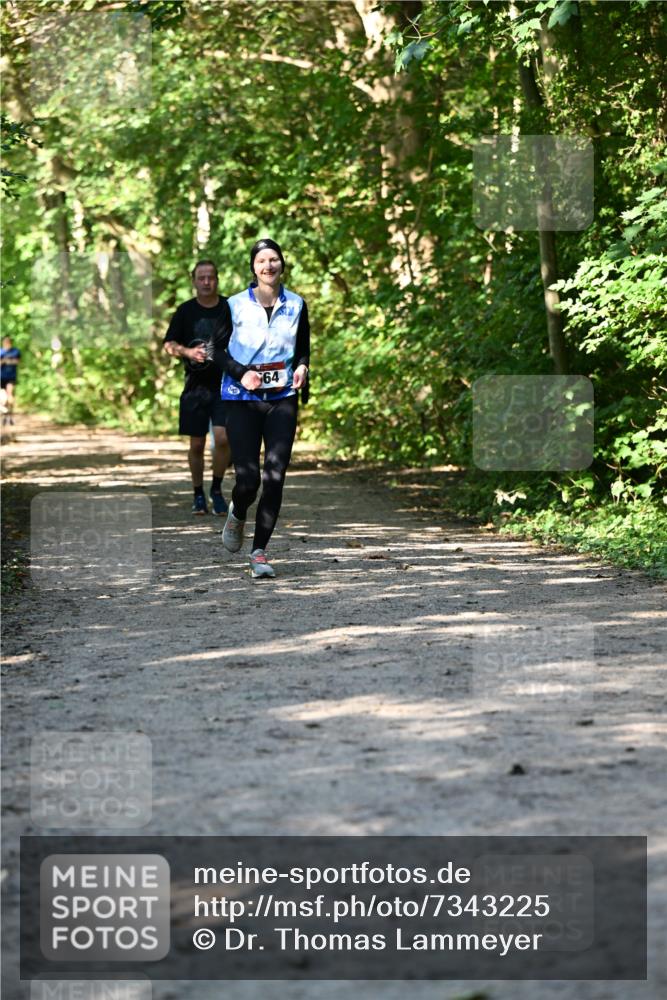 06.10.2024 - Bramfelder Halbmarathon 2024 Dr. Thomas Lammeyer http://msf.ph/oto/7343225 06.10.2024 10:55:01 Laufen 64 meine-sportfotos.de