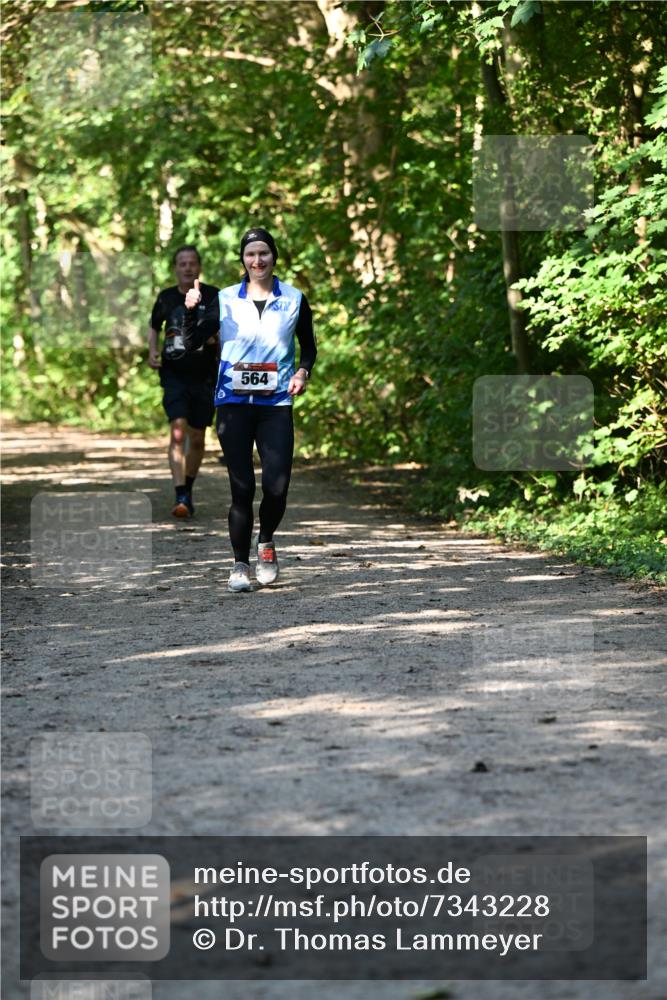 06.10.2024 - Bramfelder Halbmarathon 2024 Dr. Thomas Lammeyer http://msf.ph/oto/7343228 06.10.2024 10:55:02 Laufen 564 meine-sportfotos.de