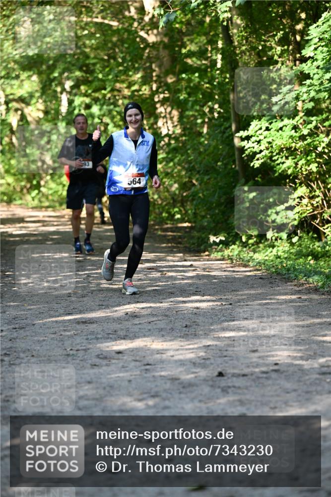 06.10.2024 - Bramfelder Halbmarathon 2024 Dr. Thomas Lammeyer http://msf.ph/oto/7343230 06.10.2024 10:55:02 Laufen 564 meine-sportfotos.de
