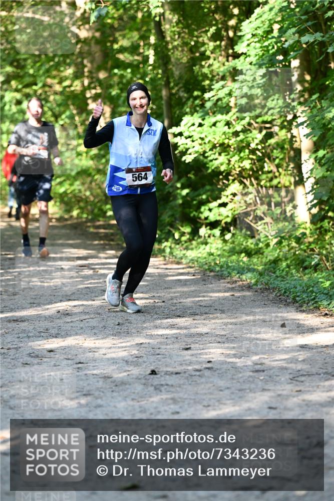 06.10.2024 - Bramfelder Halbmarathon 2024 Dr. Thomas Lammeyer http://msf.ph/oto/7343236 06.10.2024 10:55:03 Laufen 564 meine-sportfotos.de