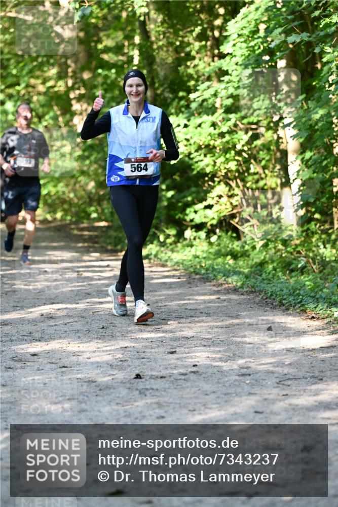 06.10.2024 - Bramfelder Halbmarathon 2024 Dr. Thomas Lammeyer http://msf.ph/oto/7343237 06.10.2024 10:55:03 Laufen 564 meine-sportfotos.de