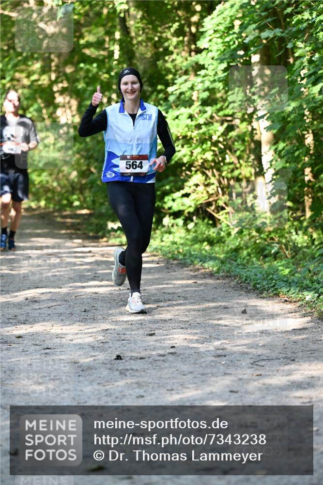 06.10.2024 - Bramfelder Halbmarathon 2024 Dr. Thomas Lammeyer http://msf.ph/oto/7343238 06.10.2024 10:55:03 Laufen 564 meine-sportfotos.de
