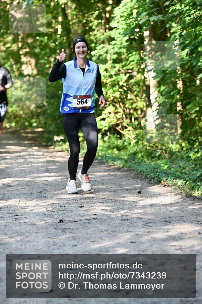 06.10.2024 - Bramfelder Halbmarathon 2024 Dr. Thomas Lammeyer http://msf.ph/oto/7343239 06.10.2024 10:55:03 Laufen 564 meine-sportfotos.de