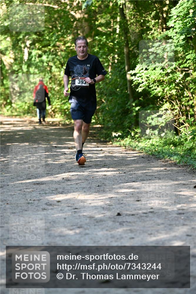 06.10.2024 - Bramfelder Halbmarathon 2024 Dr. Thomas Lammeyer http://msf.ph/oto/7343244 06.10.2024 10:55:05 Laufen 393 meine-sportfotos.de