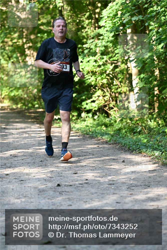 06.10.2024 - Bramfelder Halbmarathon 2024 Dr. Thomas Lammeyer http://msf.ph/oto/7343252 06.10.2024 10:55:06 Laufen 293 meine-sportfotos.de