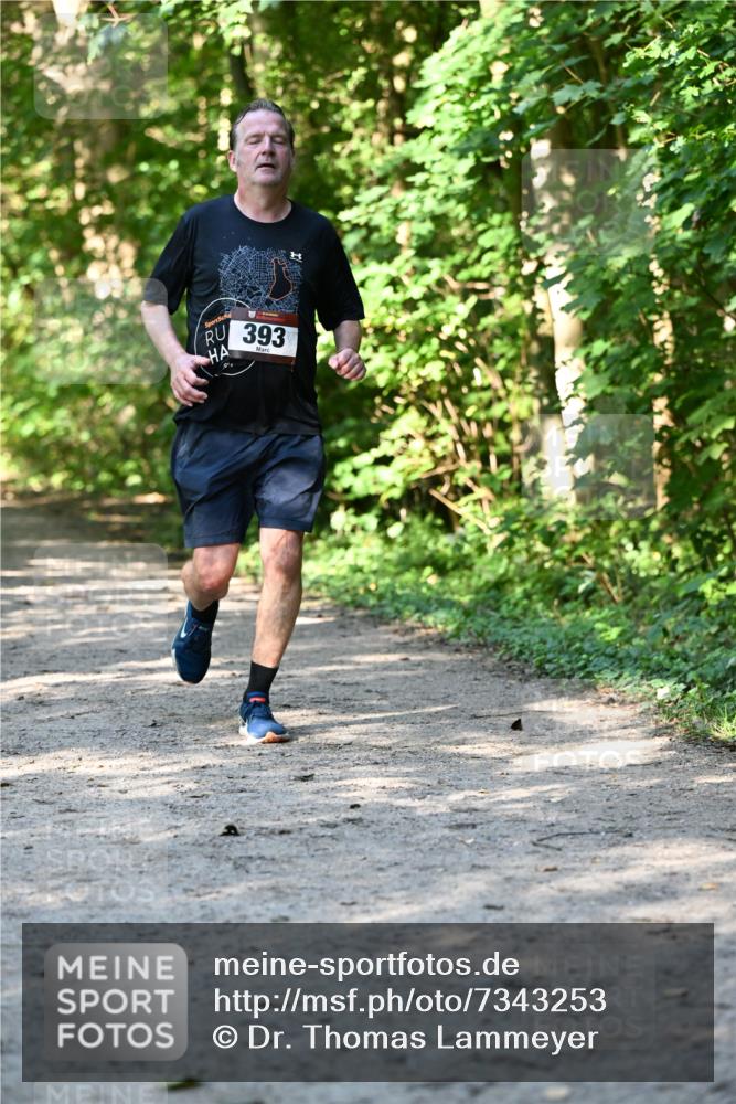 06.10.2024 - Bramfelder Halbmarathon 2024 Dr. Thomas Lammeyer http://msf.ph/oto/7343253 06.10.2024 10:55:06 Laufen 393 meine-sportfotos.de