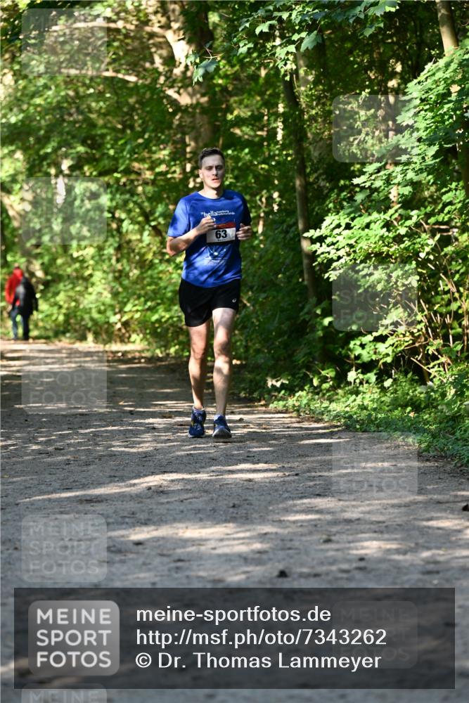 06.10.2024 - Bramfelder Halbmarathon 2024 Dr. Thomas Lammeyer http://msf.ph/oto/7343262 06.10.2024 10:55:21 Laufen 63 meine-sportfotos.de