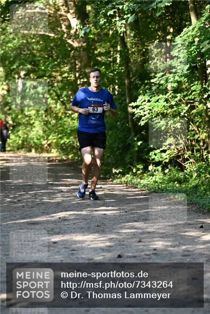 06.10.2024 - Bramfelder Halbmarathon 2024 Dr. Thomas Lammeyer http://msf.ph/oto/7343264 06.10.2024 10:55:21 Laufen 63 meine-sportfotos.de