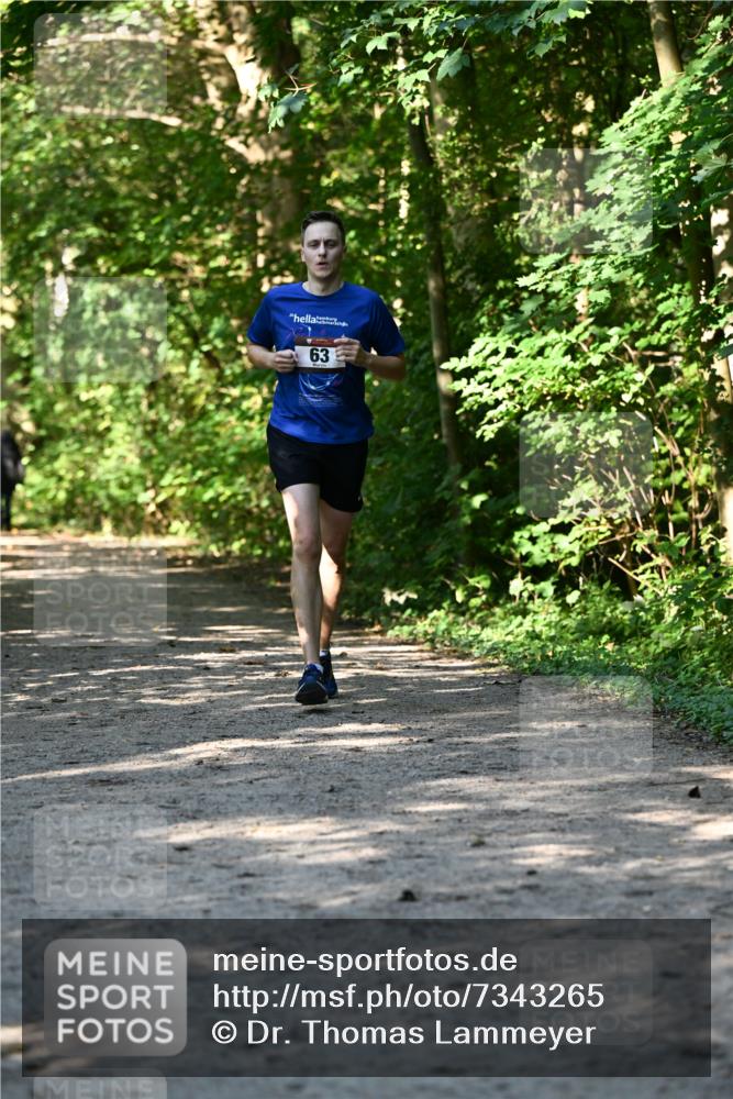 06.10.2024 - Bramfelder Halbmarathon 2024 Dr. Thomas Lammeyer http://msf.ph/oto/7343265 06.10.2024 10:55:21 Laufen 63 meine-sportfotos.de