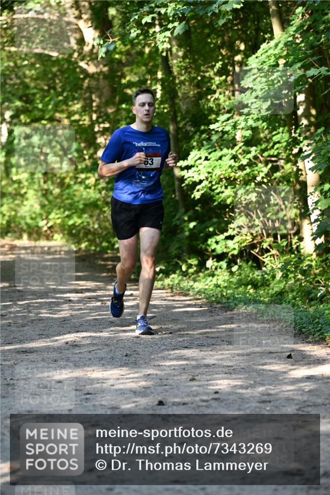 06.10.2024 - Bramfelder Halbmarathon 2024 Dr. Thomas Lammeyer http://msf.ph/oto/7343269 06.10.2024 10:55:22 Laufen  meine-sportfotos.de