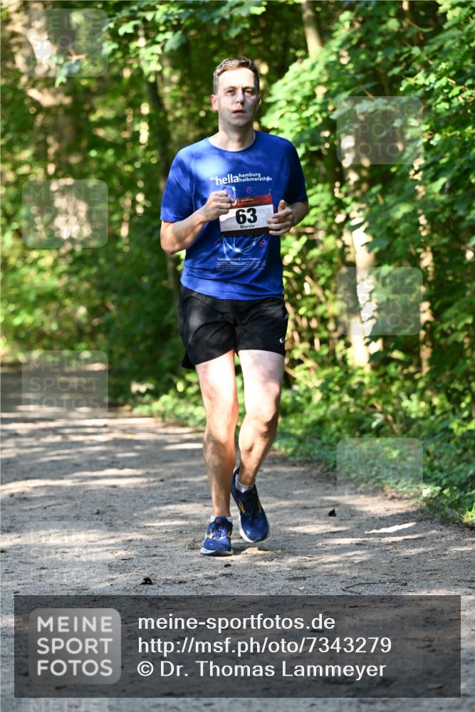 06.10.2024 - Bramfelder Halbmarathon 2024 Dr. Thomas Lammeyer http://msf.ph/oto/7343279 06.10.2024 10:55:23 Laufen 63 meine-sportfotos.de