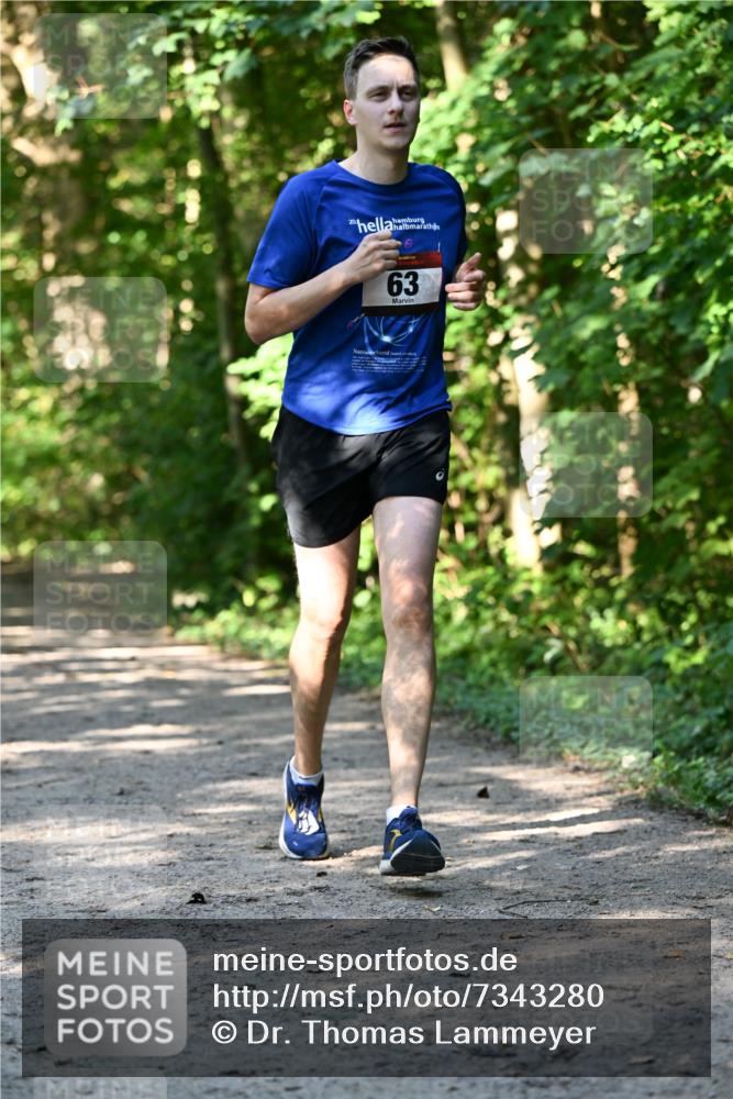 06.10.2024 - Bramfelder Halbmarathon 2024 Dr. Thomas Lammeyer http://msf.ph/oto/7343280 06.10.2024 10:55:23 Laufen 20, 63 meine-sportfotos.de