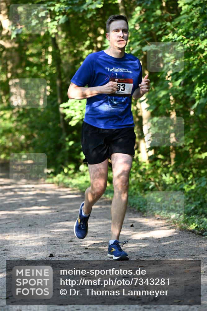 06.10.2024 - Bramfelder Halbmarathon 2024 Dr. Thomas Lammeyer http://msf.ph/oto/7343281 06.10.2024 10:55:23 Laufen 63 meine-sportfotos.de