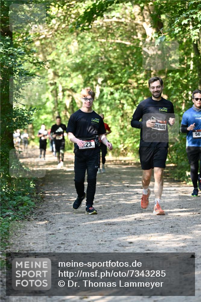 06.10.2024 - Bramfelder Halbmarathon 2024 Dr. Thomas Lammeyer http://msf.ph/oto/7343285 06.10.2024 10:55:34 Laufen 56, 23 meine-sportfotos.de