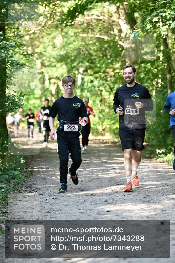 06.10.2024 - Bramfelder Halbmarathon 2024 Dr. Thomas Lammeyer http://msf.ph/oto/7343288 06.10.2024 10:55:34 Laufen 223 meine-sportfotos.de
