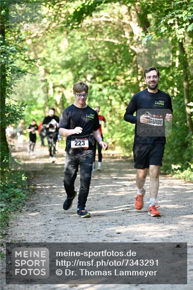 06.10.2024 - Bramfelder Halbmarathon 2024 Dr. Thomas Lammeyer http://msf.ph/oto/7343291 06.10.2024 10:55:35 Laufen 223 meine-sportfotos.de