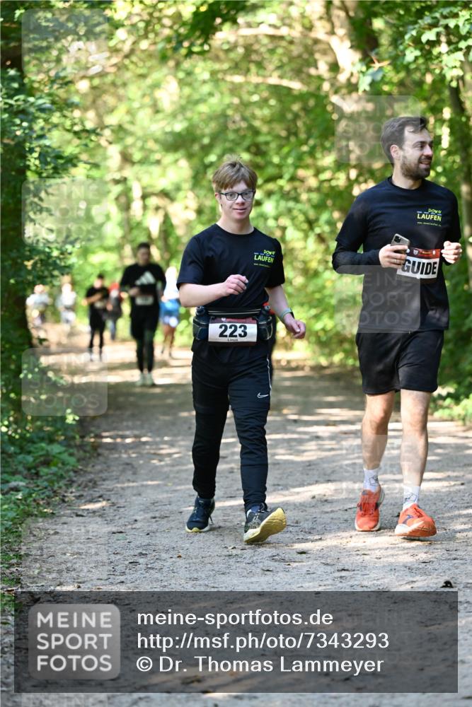 06.10.2024 - Bramfelder Halbmarathon 2024 Dr. Thomas Lammeyer http://msf.ph/oto/7343293 06.10.2024 10:55:35 Laufen 223 meine-sportfotos.de
