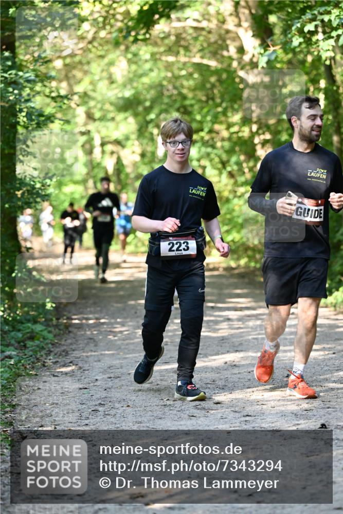 06.10.2024 - Bramfelder Halbmarathon 2024 Dr. Thomas Lammeyer http://msf.ph/oto/7343294 06.10.2024 10:55:35 Laufen 223 meine-sportfotos.de