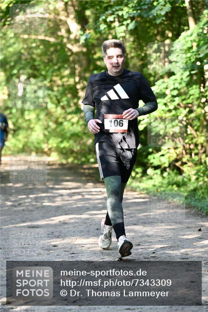 06.10.2024 - Bramfelder Halbmarathon 2024 Dr. Thomas Lammeyer http://msf.ph/oto/7343309 06.10.2024 10:55:41 Laufen 106 meine-sportfotos.de