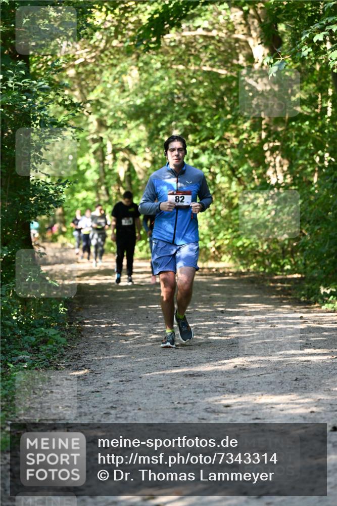 06.10.2024 - Bramfelder Halbmarathon 2024 Dr. Thomas Lammeyer http://msf.ph/oto/7343314 06.10.2024 10:55:45 Laufen 82 meine-sportfotos.de