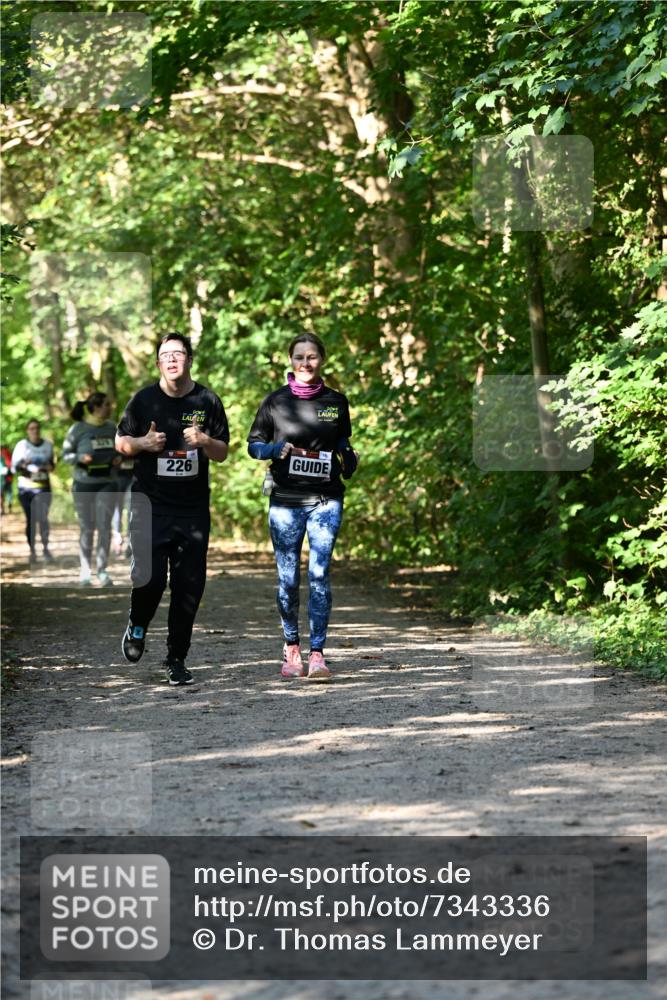 06.10.2024 - Bramfelder Halbmarathon 2024 Dr. Thomas Lammeyer http://msf.ph/oto/7343336 06.10.2024 10:55:52 Laufen 226 meine-sportfotos.de