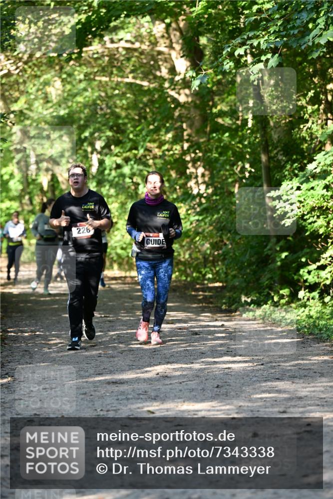 06.10.2024 - Bramfelder Halbmarathon 2024 Dr. Thomas Lammeyer http://msf.ph/oto/7343338 06.10.2024 10:55:52 Laufen 226 meine-sportfotos.de