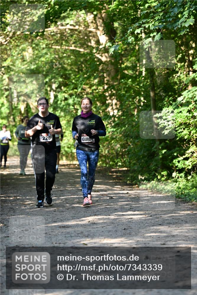 06.10.2024 - Bramfelder Halbmarathon 2024 Dr. Thomas Lammeyer http://msf.ph/oto/7343339 06.10.2024 10:55:52 Laufen 226 meine-sportfotos.de