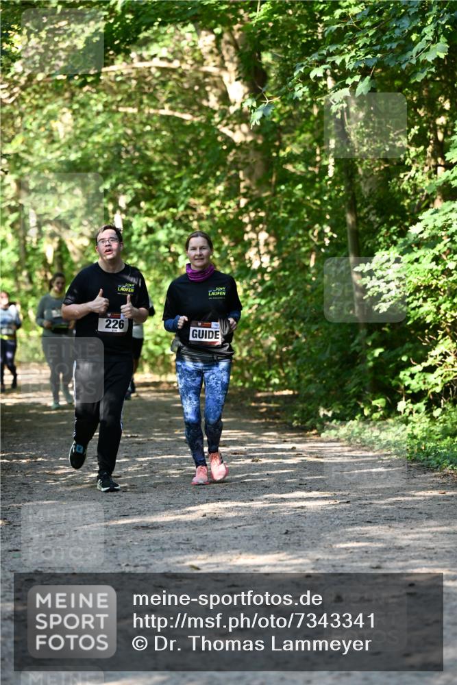 06.10.2024 - Bramfelder Halbmarathon 2024 Dr. Thomas Lammeyer http://msf.ph/oto/7343341 06.10.2024 10:55:53 Laufen 226 meine-sportfotos.de