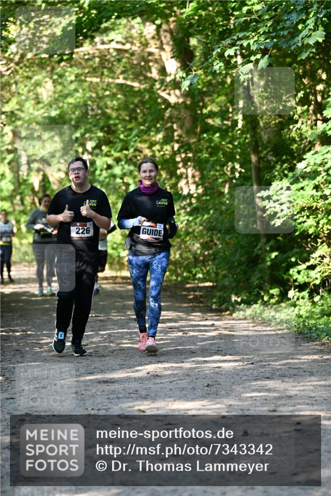06.10.2024 - Bramfelder Halbmarathon 2024 Dr. Thomas Lammeyer http://msf.ph/oto/7343342 06.10.2024 10:55:53 Laufen 226 meine-sportfotos.de