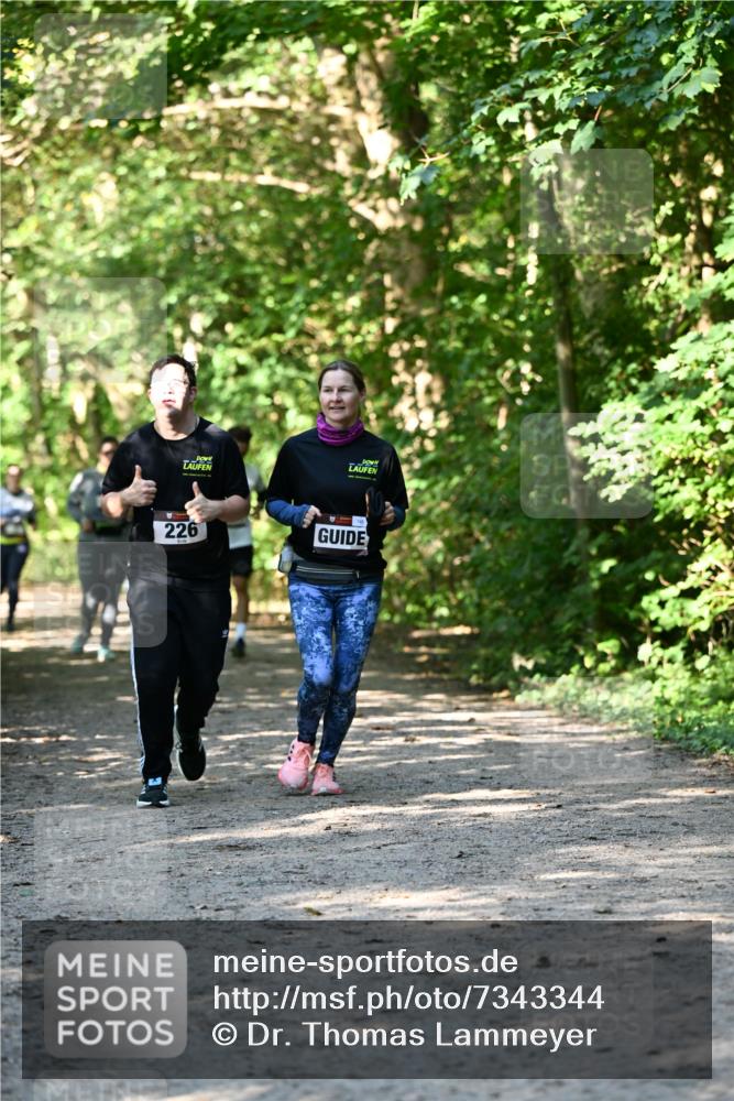 06.10.2024 - Bramfelder Halbmarathon 2024 Dr. Thomas Lammeyer http://msf.ph/oto/7343344 06.10.2024 10:55:53 Laufen 226 meine-sportfotos.de