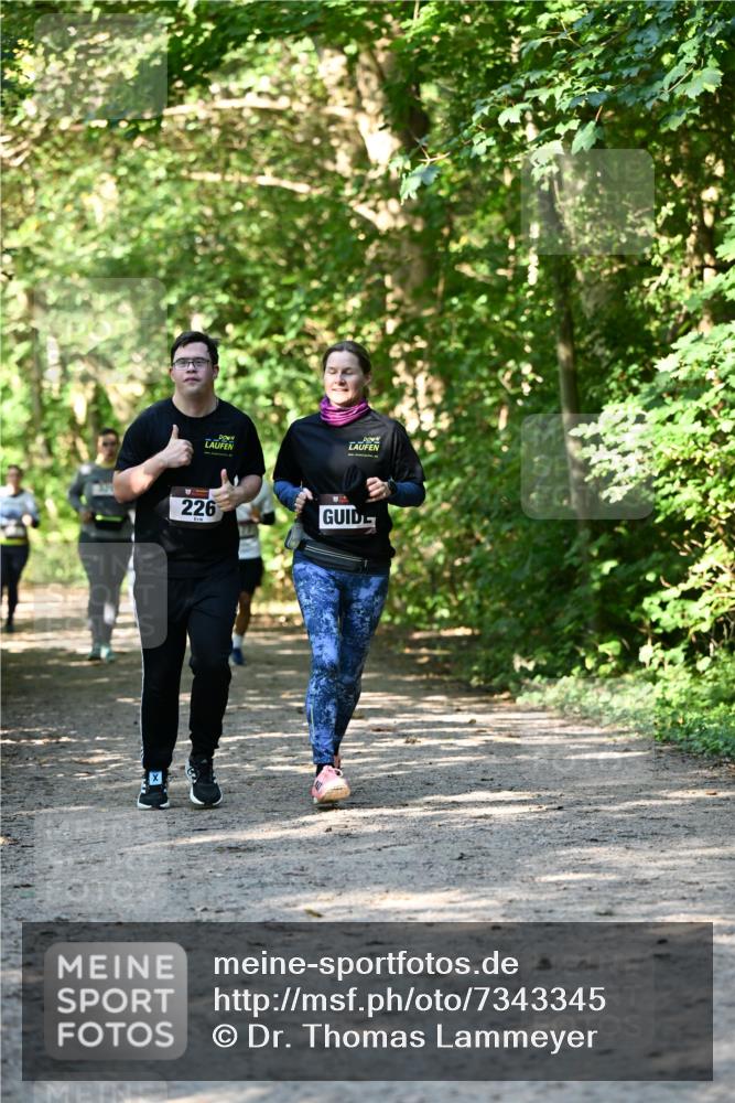06.10.2024 - Bramfelder Halbmarathon 2024 Dr. Thomas Lammeyer http://msf.ph/oto/7343345 06.10.2024 10:55:53 Laufen 226 meine-sportfotos.de