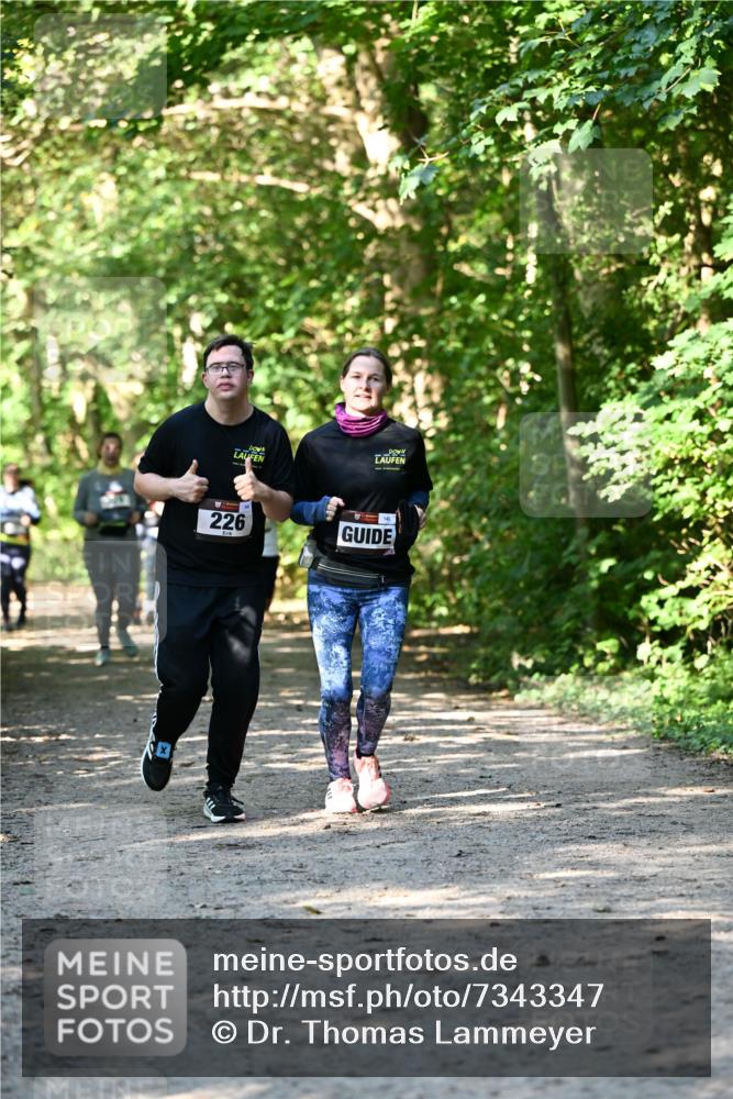 06.10.2024 - Bramfelder Halbmarathon 2024 Dr. Thomas Lammeyer http://msf.ph/oto/7343347 06.10.2024 10:55:53 Laufen  meine-sportfotos.de