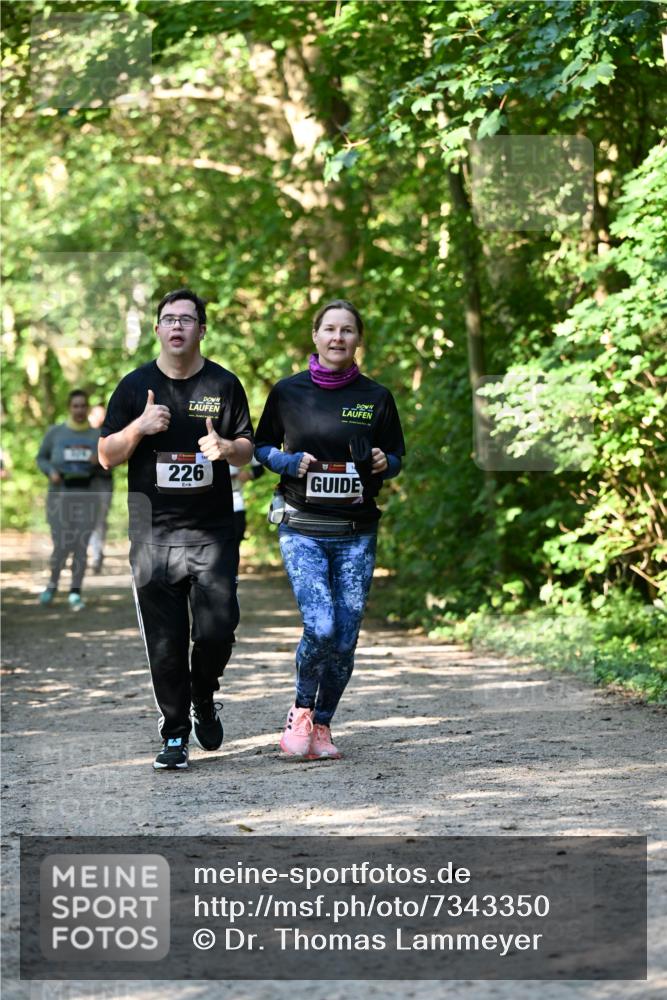 06.10.2024 - Bramfelder Halbmarathon 2024 Dr. Thomas Lammeyer http://msf.ph/oto/7343350 06.10.2024 10:55:54 Laufen 226 meine-sportfotos.de