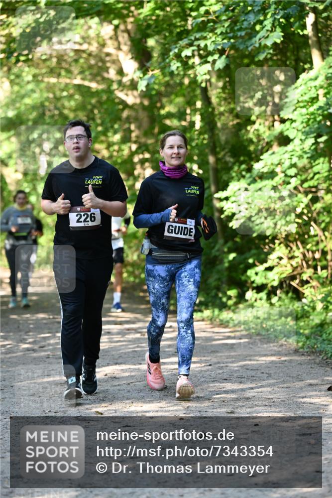 06.10.2024 - Bramfelder Halbmarathon 2024 Dr. Thomas Lammeyer http://msf.ph/oto/7343354 06.10.2024 10:55:54 Laufen 226 meine-sportfotos.de