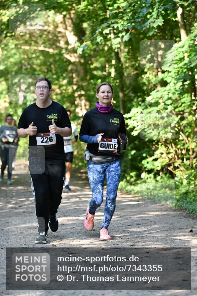 06.10.2024 - Bramfelder Halbmarathon 2024 Dr. Thomas Lammeyer http://msf.ph/oto/7343355 06.10.2024 10:55:54 Laufen 226, 143 meine-sportfotos.de