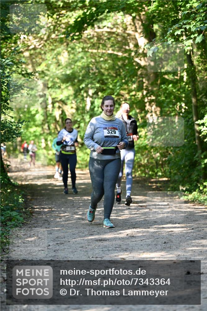 06.10.2024 - Bramfelder Halbmarathon 2024 Dr. Thomas Lammeyer http://msf.ph/oto/7343364 06.10.2024 10:55:59 Laufen 329, 59 meine-sportfotos.de
