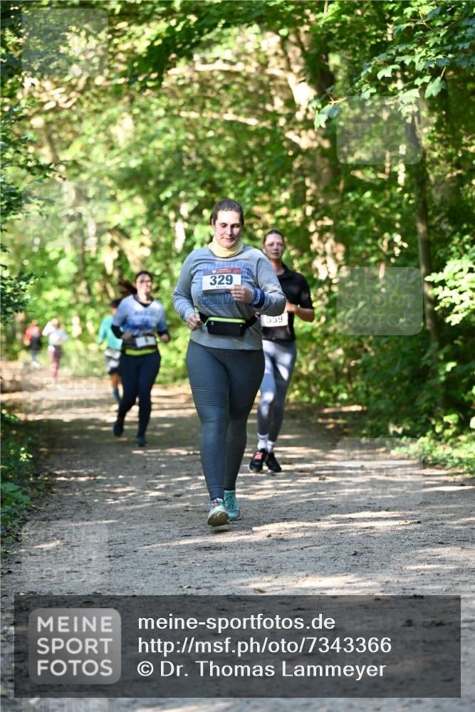 06.10.2024 - Bramfelder Halbmarathon 2024 Dr. Thomas Lammeyer http://msf.ph/oto/7343366 06.10.2024 10:55:59 Laufen 329, 559 meine-sportfotos.de